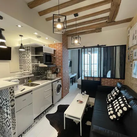 Apartment Aix, Neuf Equipe Paris